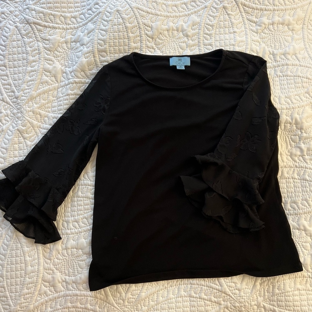 Cece quarter sheer sleeve detailed top